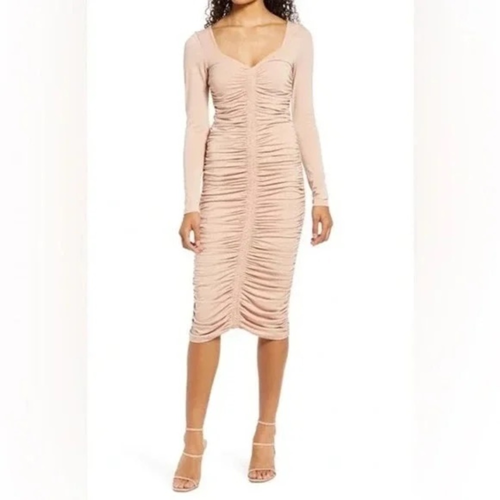 Rachel Parcell body on dress